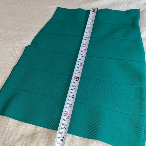 BCBG body on skirt size S - Picture 8 of 8